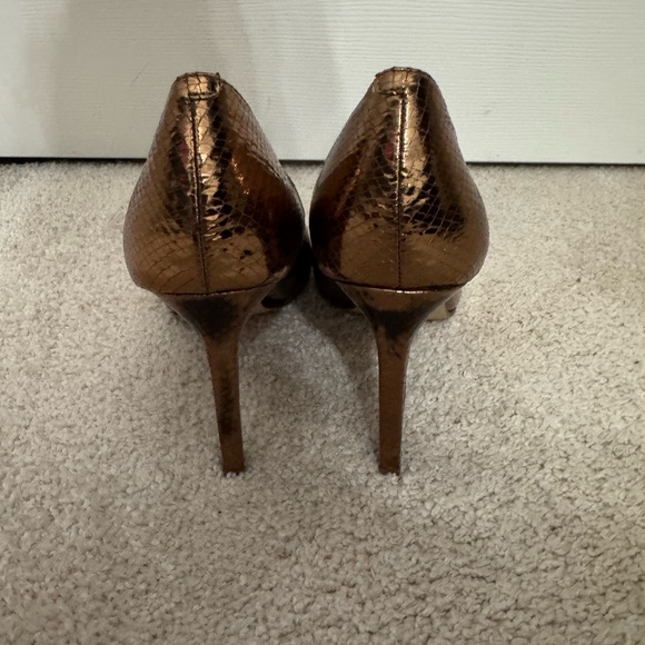 Nine West sz 8.5M Metallic Bronze Heels - Picture 4 of 6